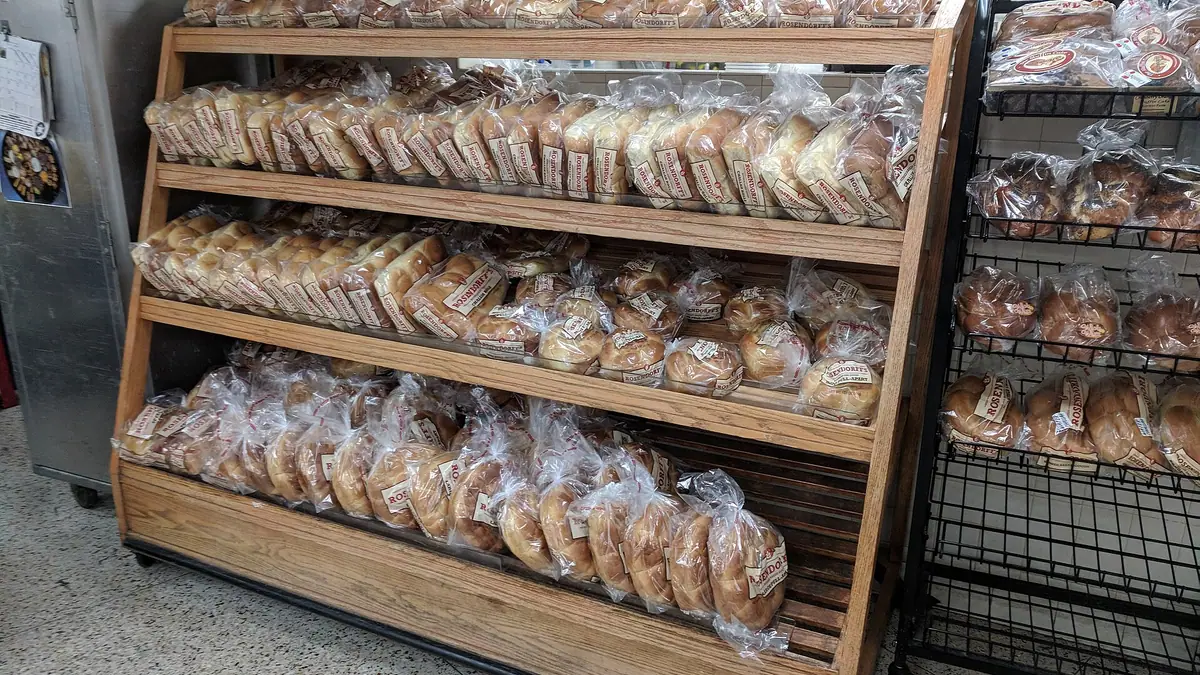 Warrens Bakery – bakery in Altrincham town centre